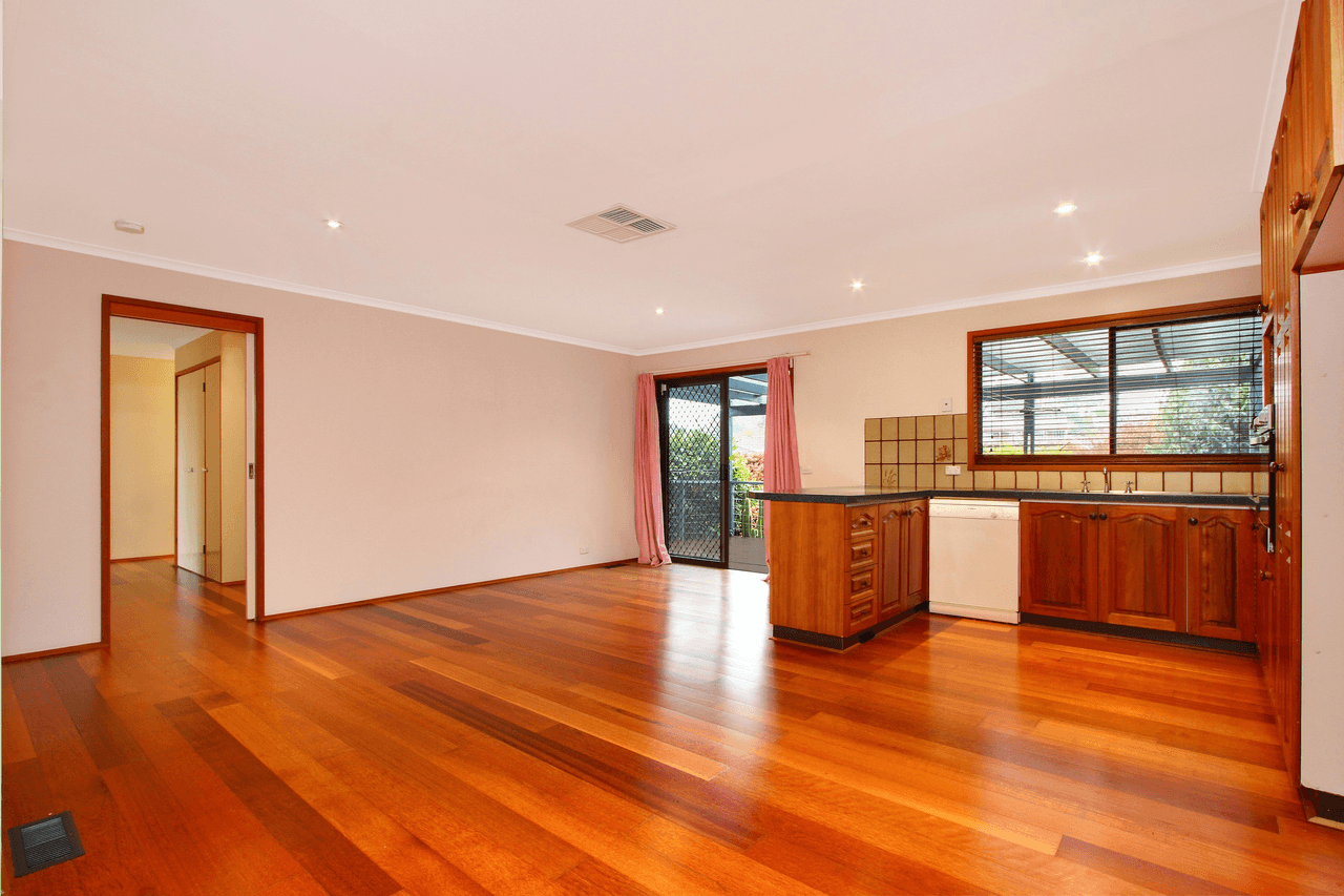 20 Robertson St, Queanbeyan West, NSW 2620
