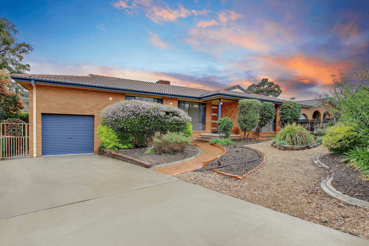 20 Robertson St, Queanbeyan West, NSW 2620