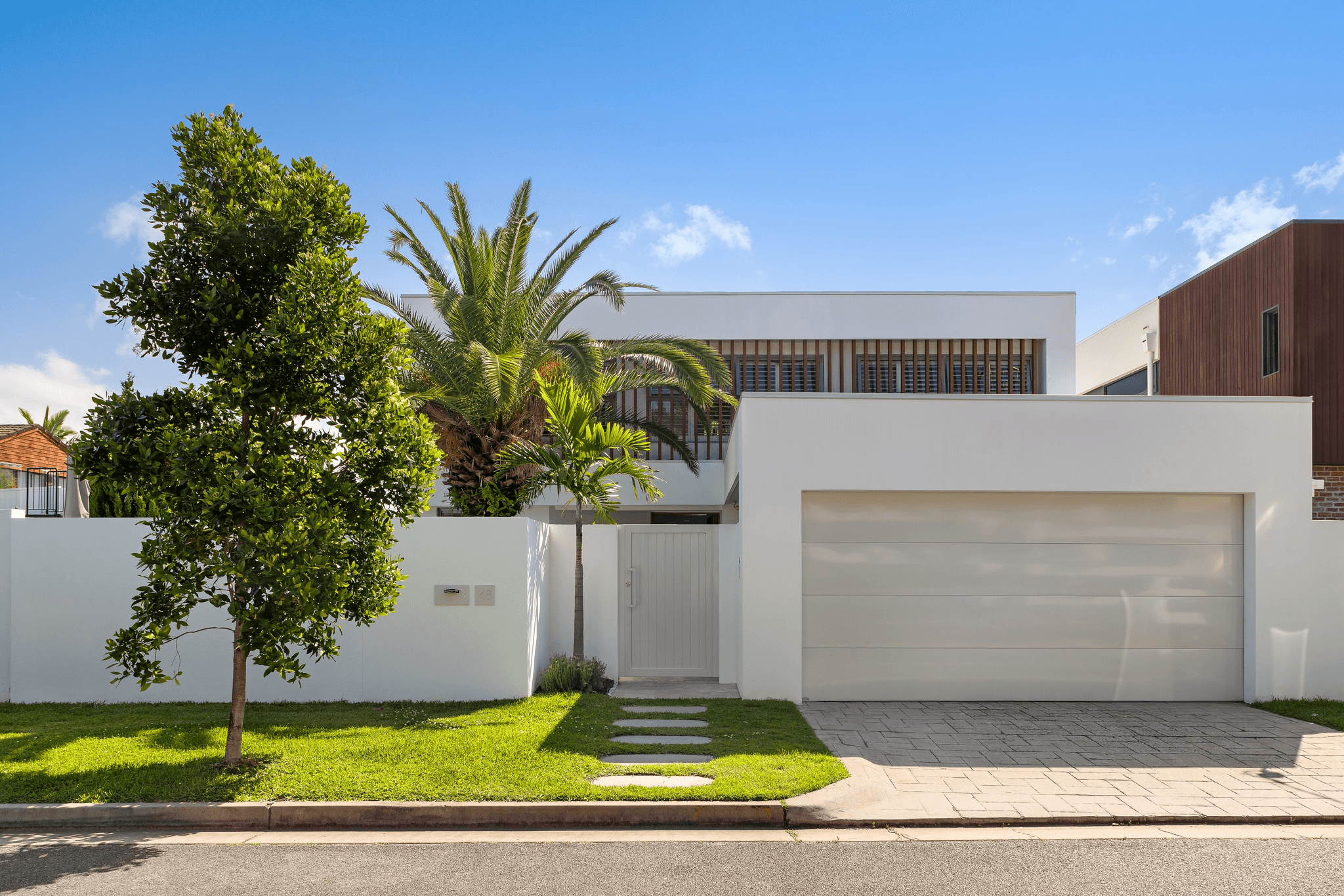 48 The Promenade, ISLE OF CAPRI, QLD 4217