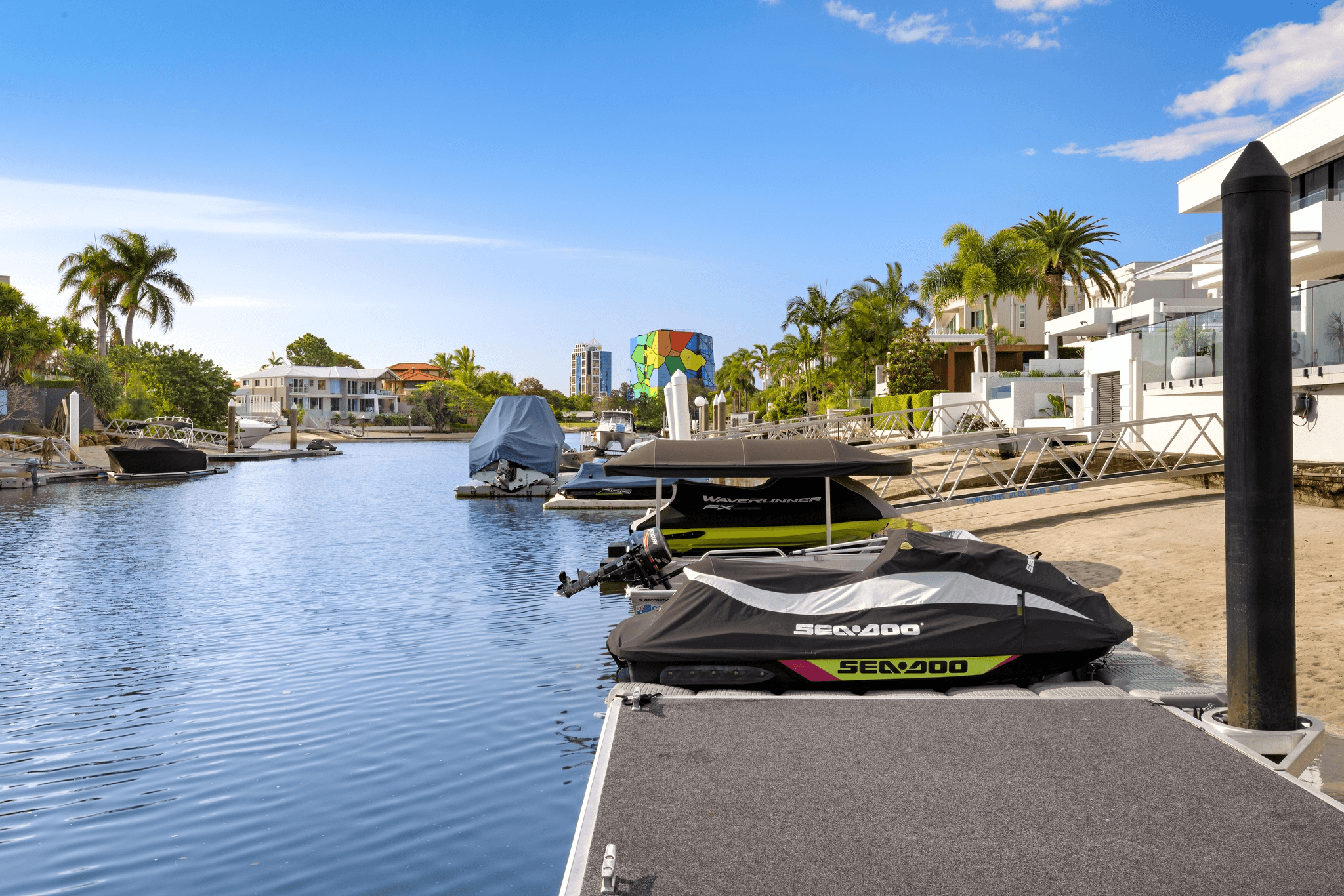 48 The Promenade, ISLE OF CAPRI, QLD 4217