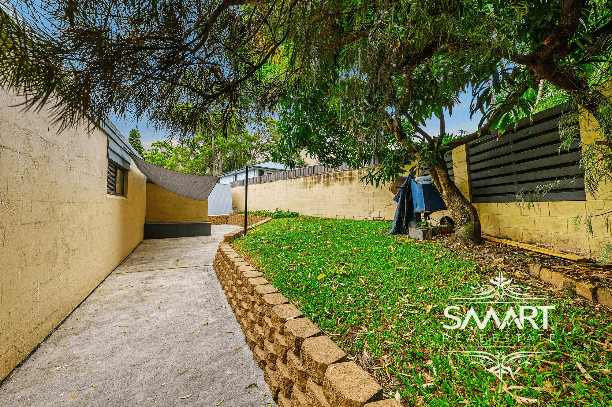 9 Dampier Court, MOLENDINAR, QLD 4214