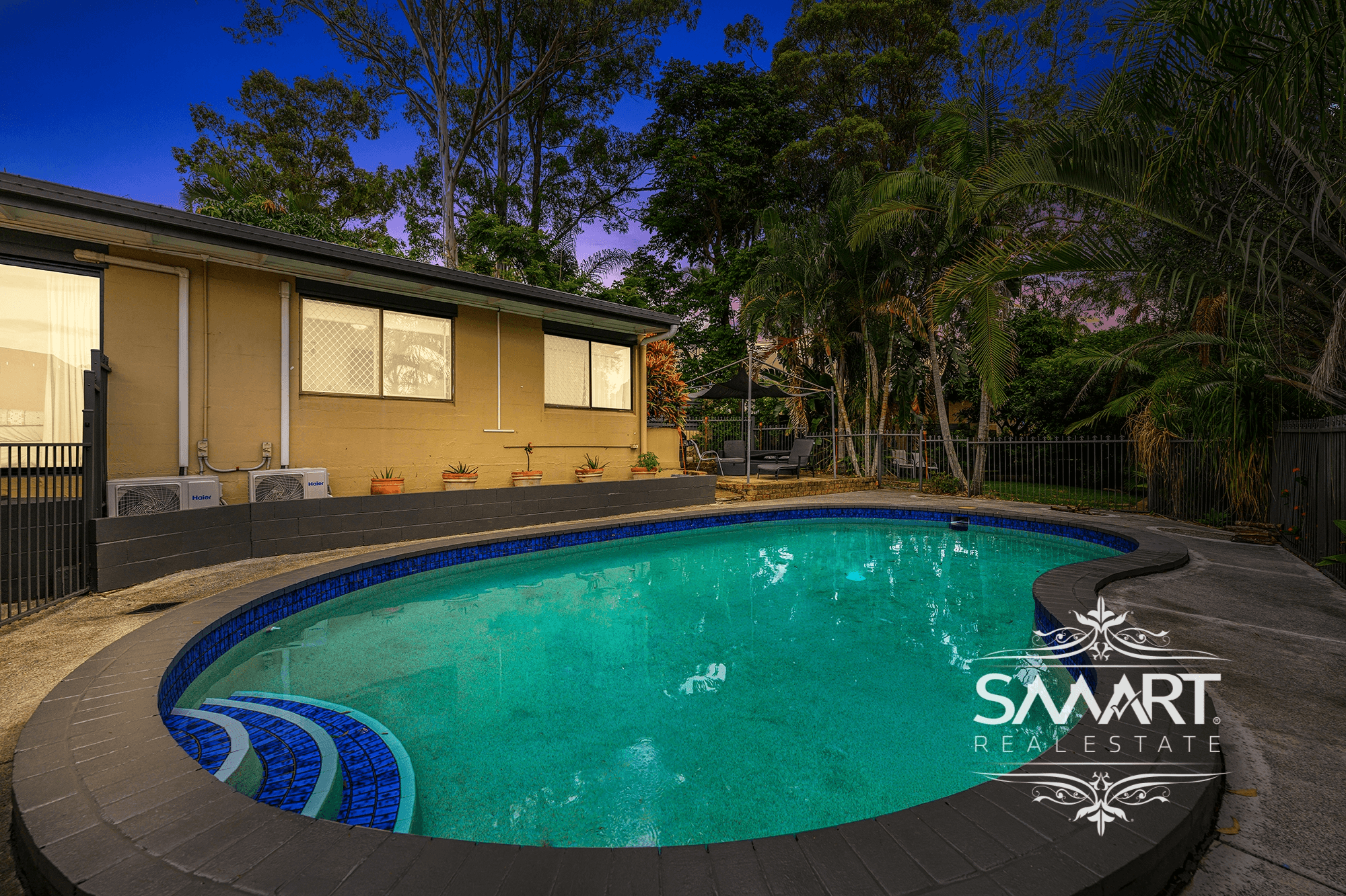 9 Dampier Court, MOLENDINAR, QLD 4214