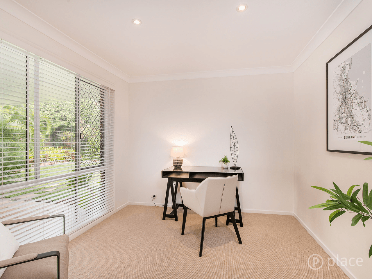 3 Mannersley Street, Carindale, QLD 4152