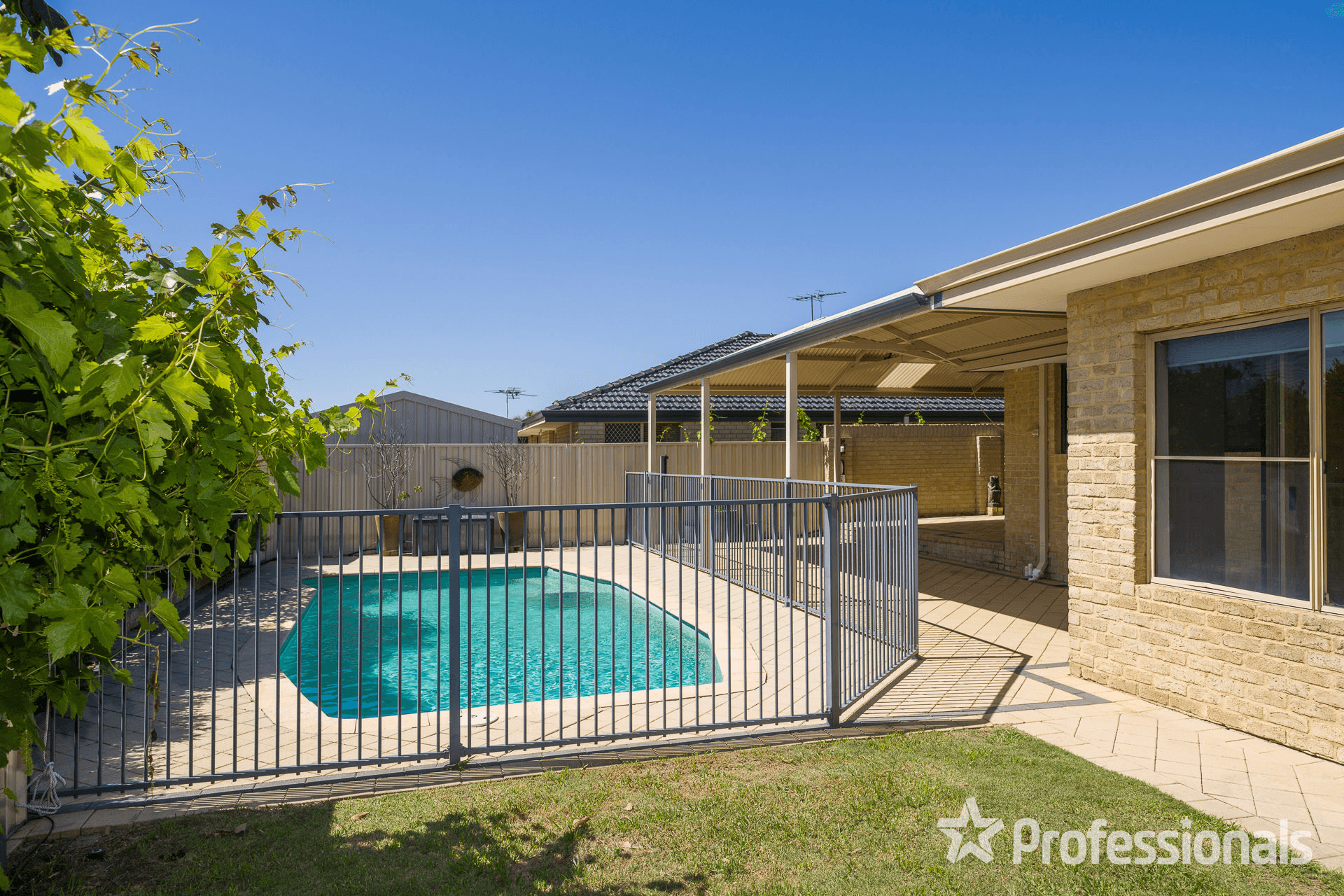 8 Aviemore Loop, KINGSLEY, WA 6026