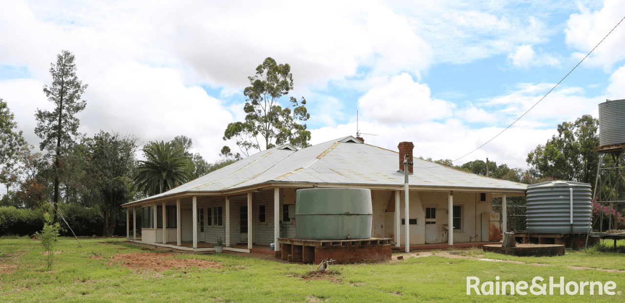 155 Riverview Lane, PARKES, NSW 2870