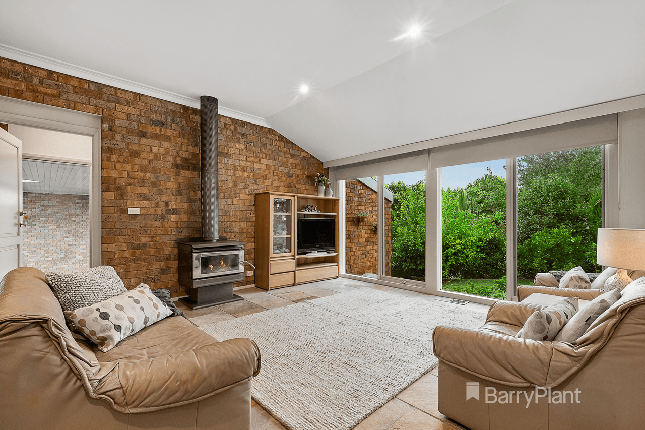 74 Old Warrandyte Road, DONVALE, VIC 3111