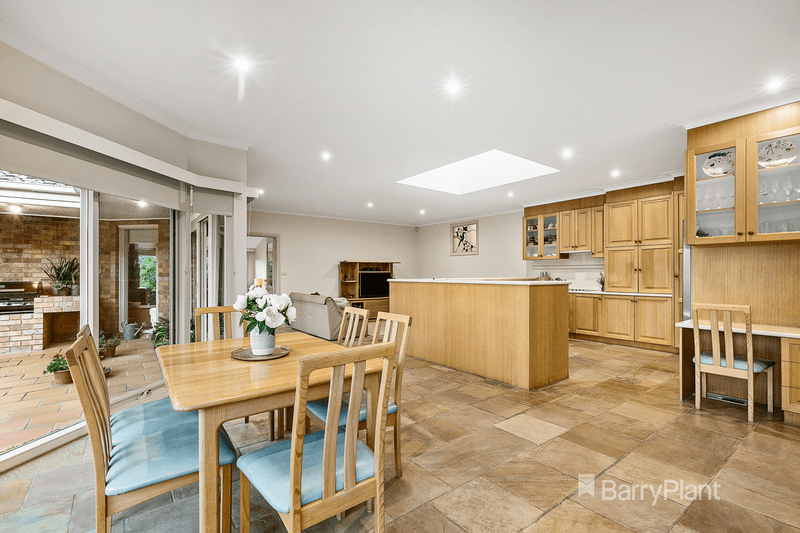 74 Old Warrandyte Road, DONVALE, VIC 3111