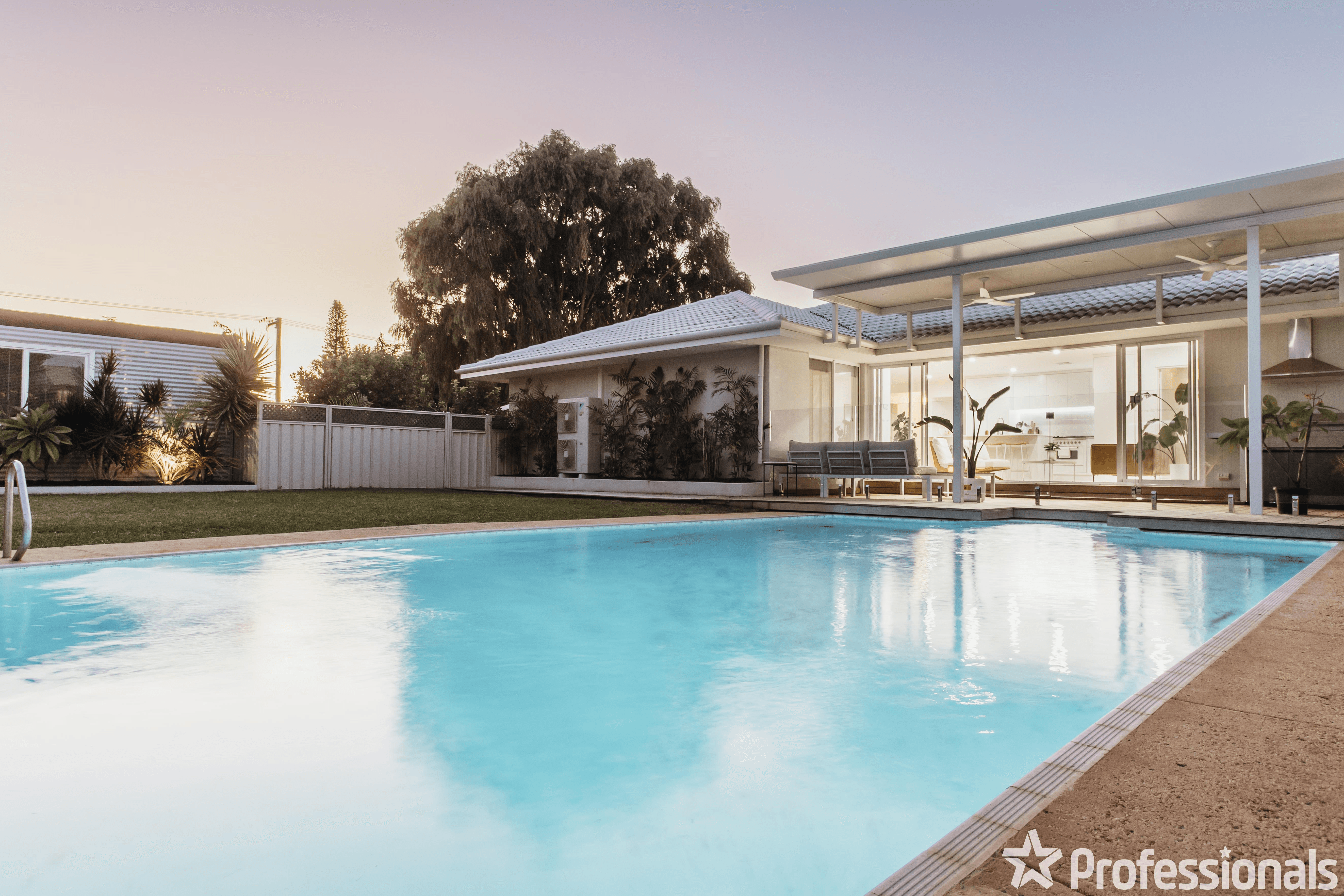 7 Studzor Street, WARNBRO, WA 6169