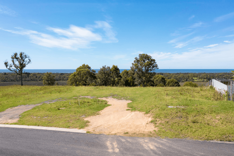 8 Wheeler Avenue, TATHRA, NSW 2550