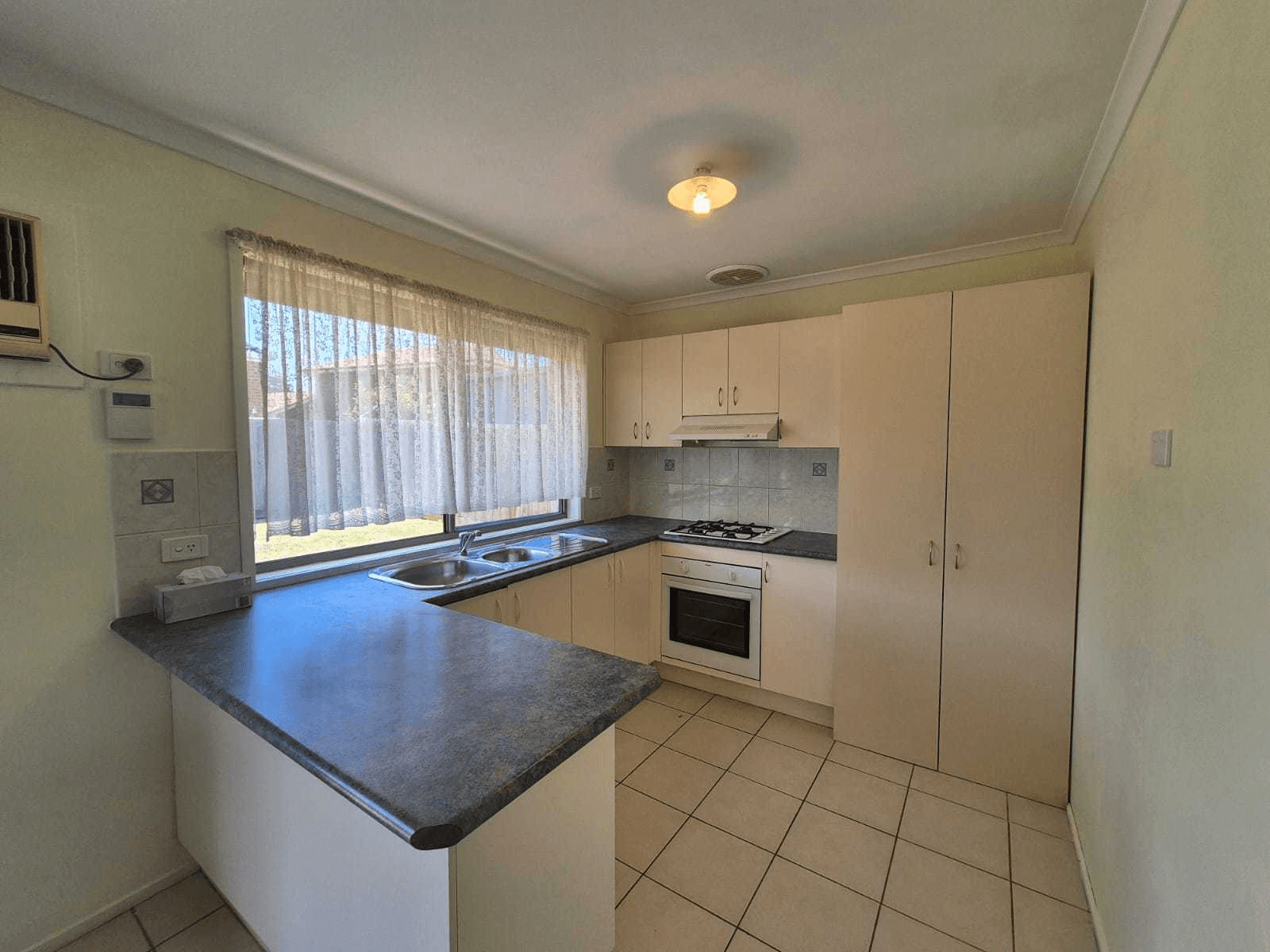 4 Helder Court, Melton West, VIC 3337