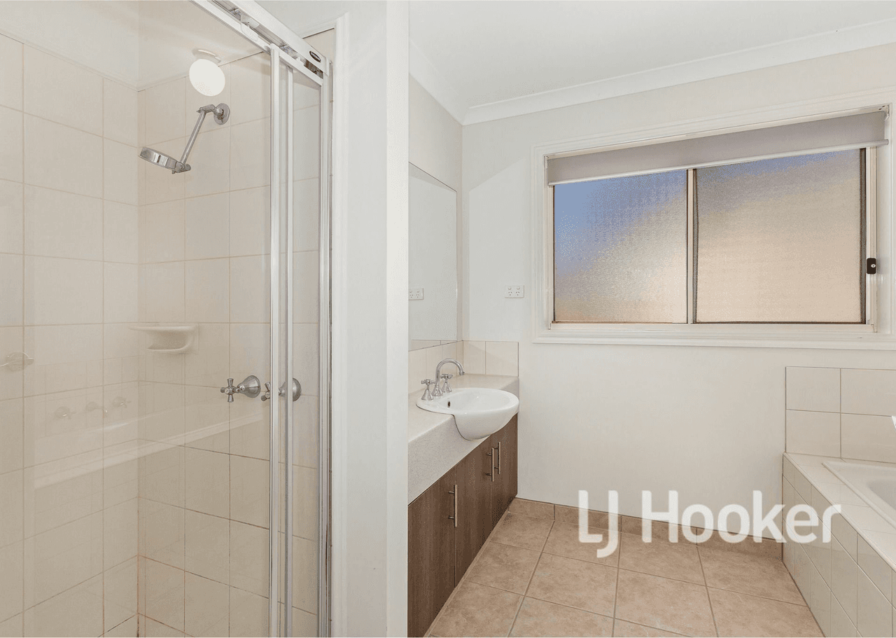 13 Nicholson Street, PYALONG, VIC 3521