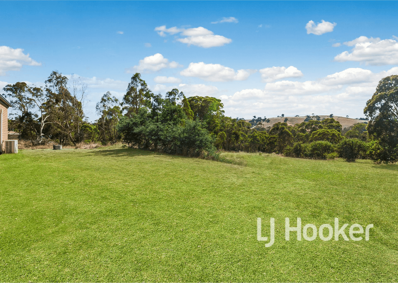 13 Nicholson Street, PYALONG, VIC 3521