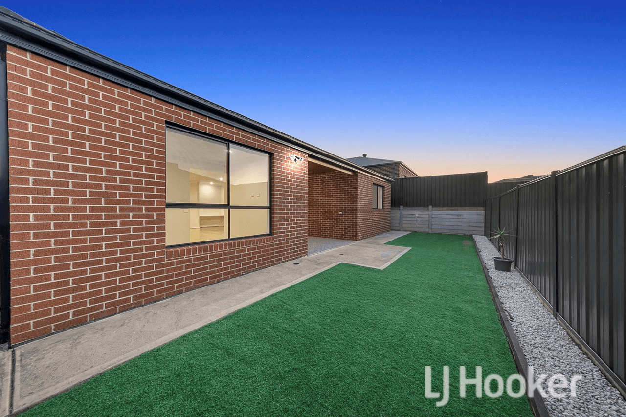 16 Appleberry Way, WALLAN, VIC 3756