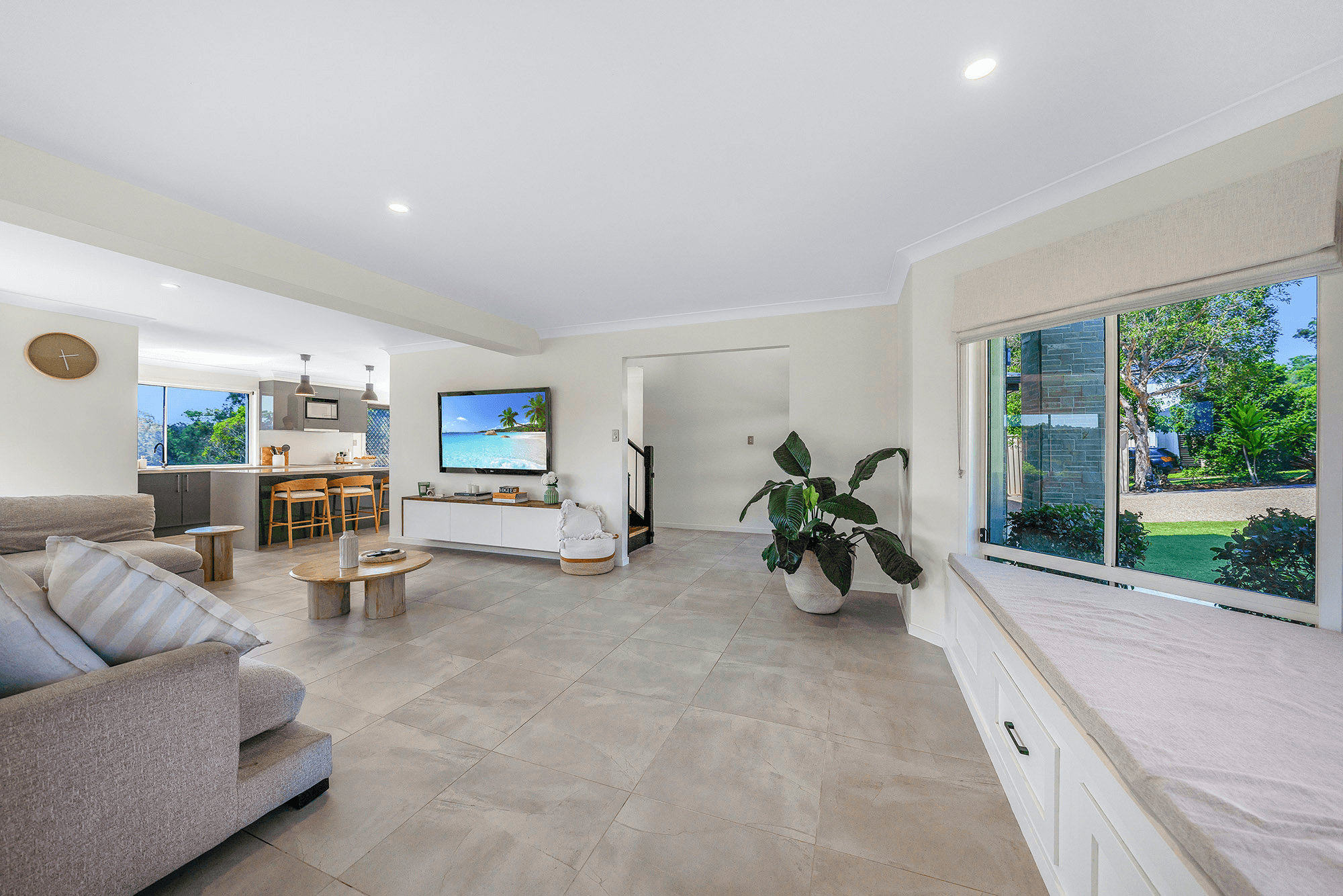 84 Golden Bear Drive, ARUNDEL, QLD 4214