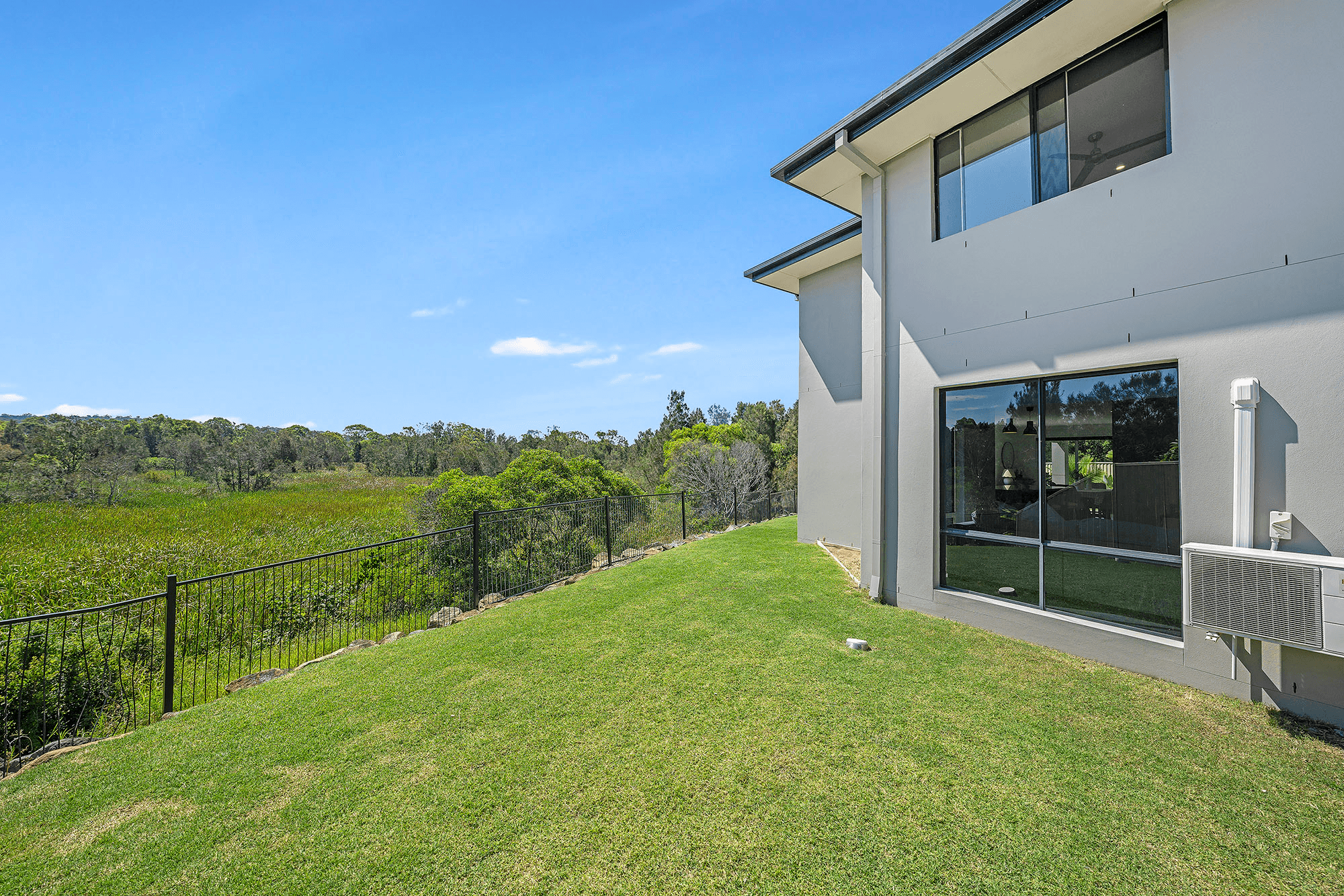 84 Golden Bear Drive, ARUNDEL, QLD 4214