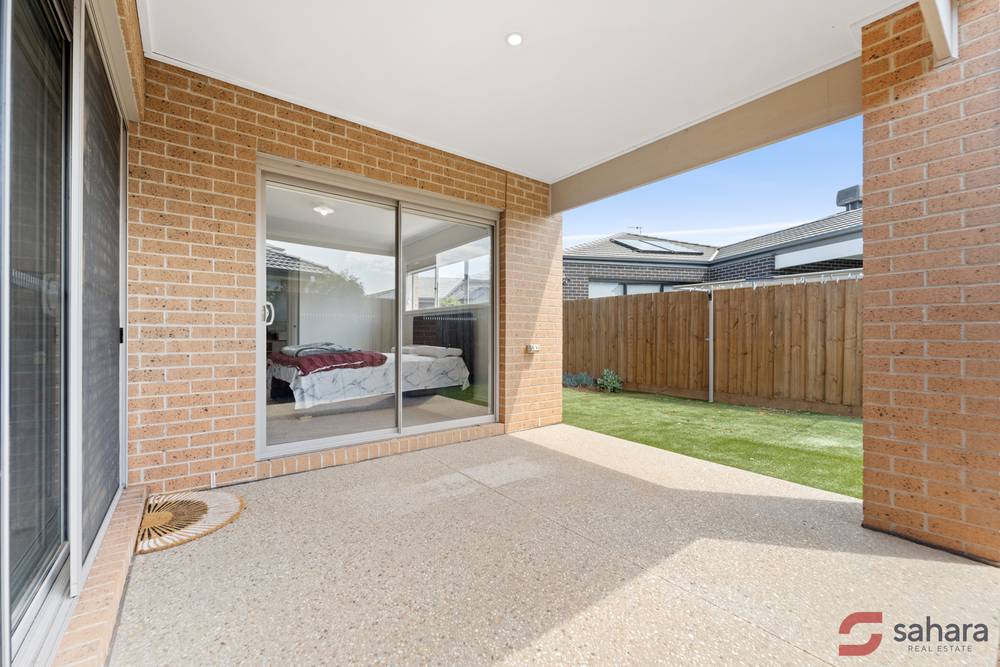 16 Gilderton Esplanade, AINTREE, VIC 3336