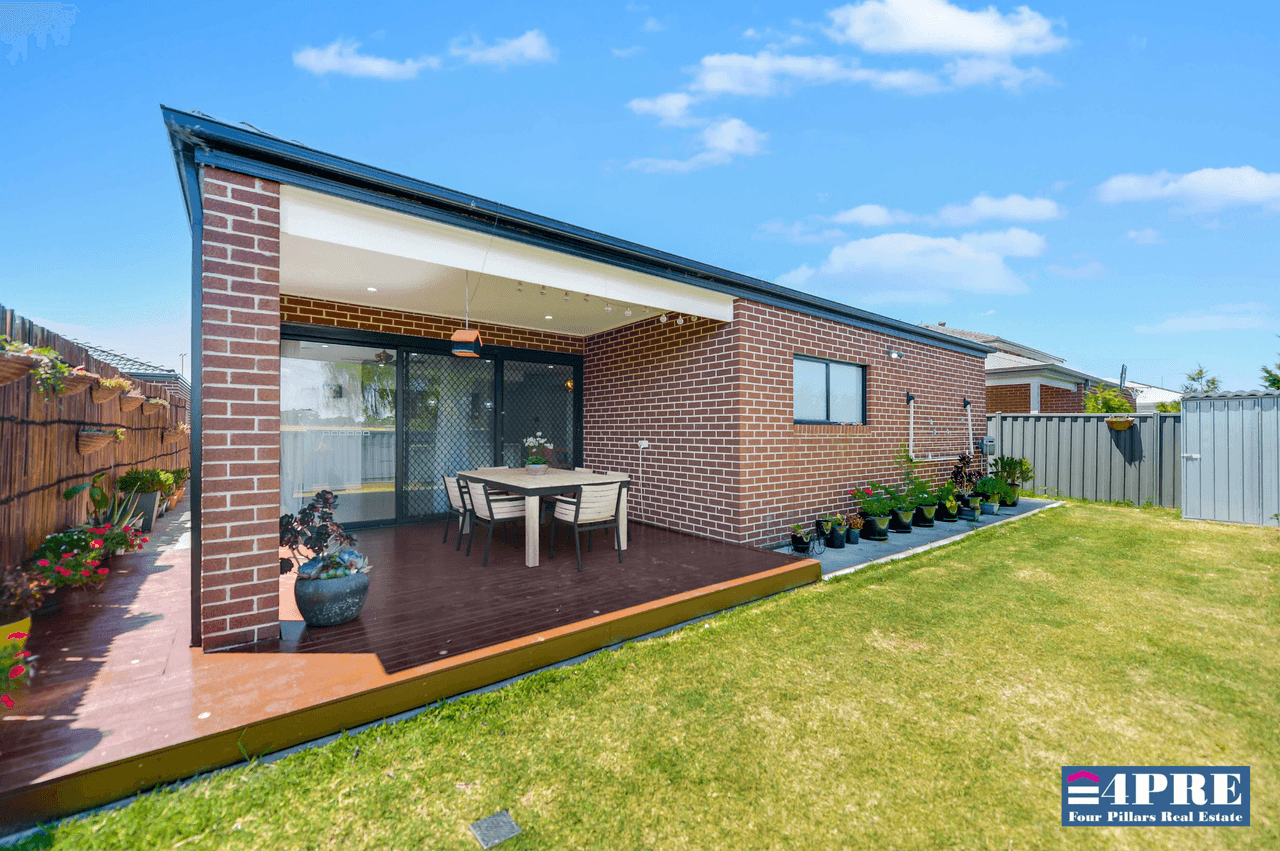 64 DEBONAIR Parade, CRAIGIEBURN, VIC 3064