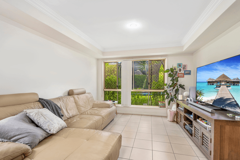 97 Casuarina Drive, ELANORA, QLD 4221