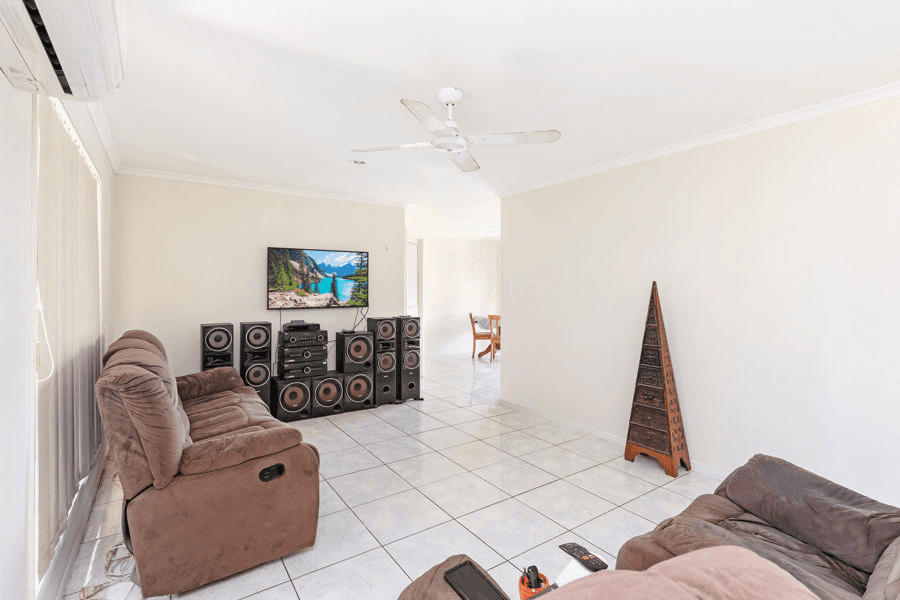 26 Emerald Park Way, URANGAN, QLD 4655