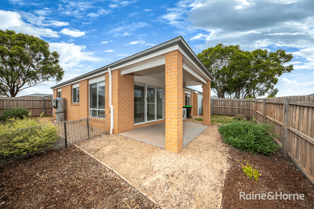 24 Hilda Crescent, BROOKFIELD, VIC 3338