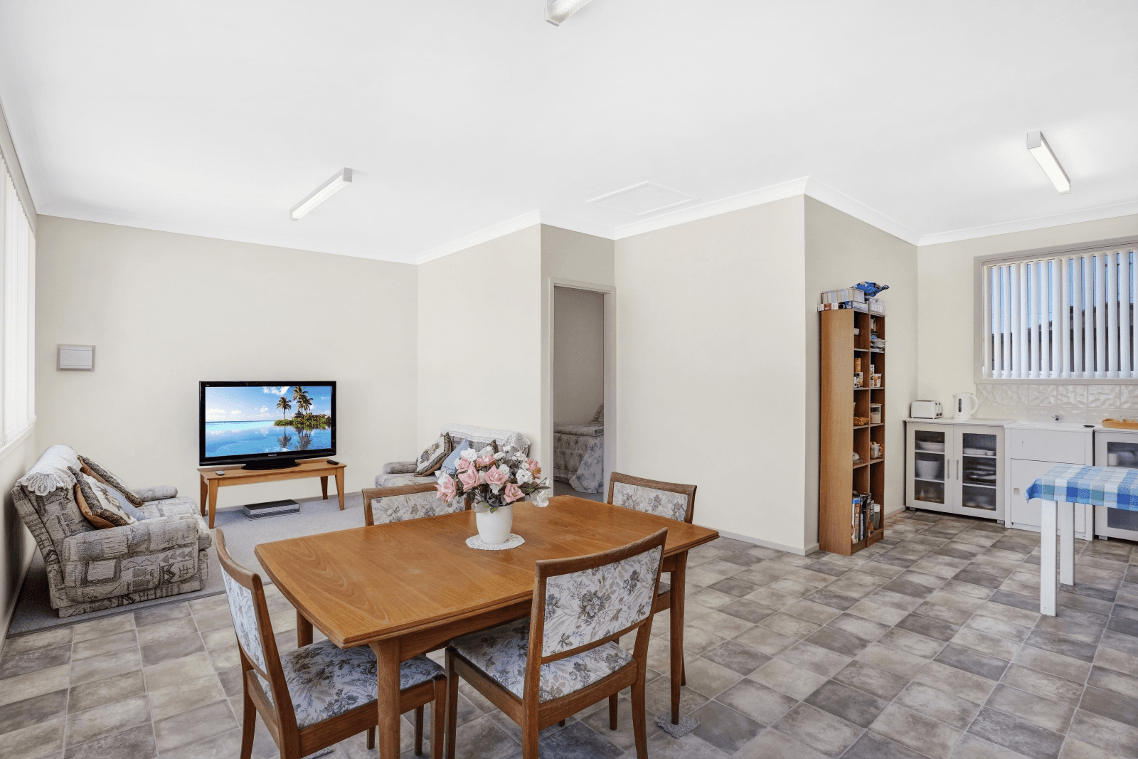 15 Koorana Avenue, Gorokan, NSW 2263