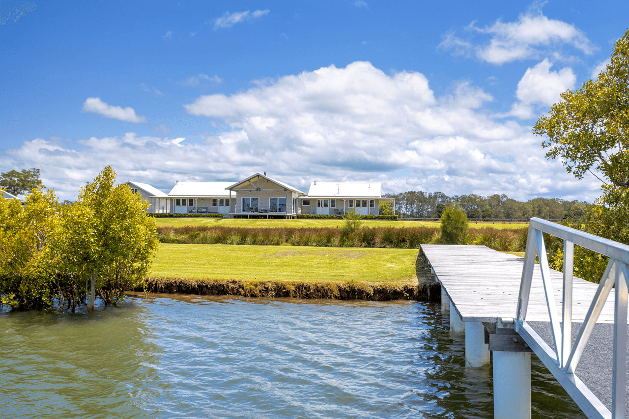 814 Manning Point Road, OXLEY ISLAND, NSW 2430