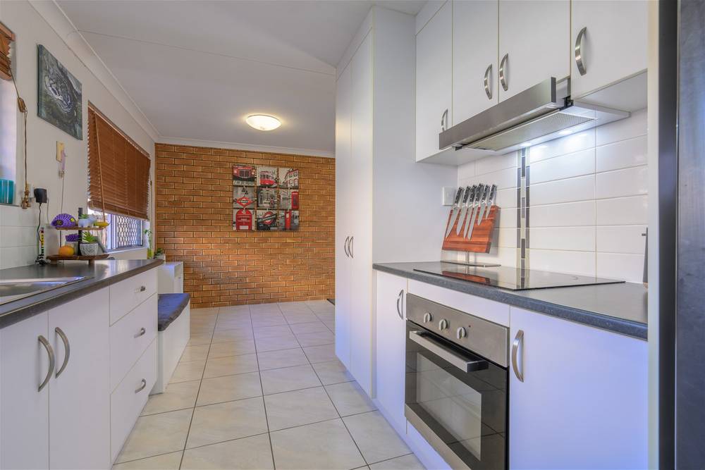 15 Carinya Drive, CLINTON, QLD 4680