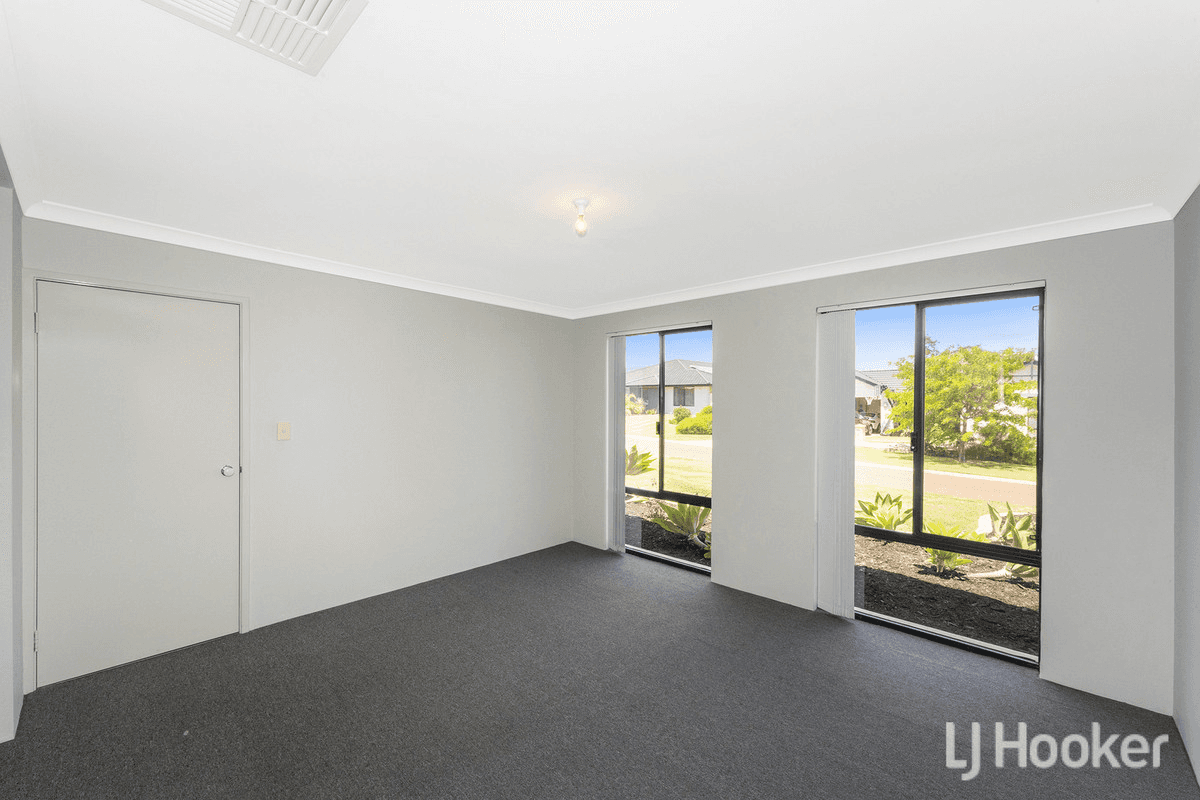 8 Prentice Way, LAKELANDS, WA 6180