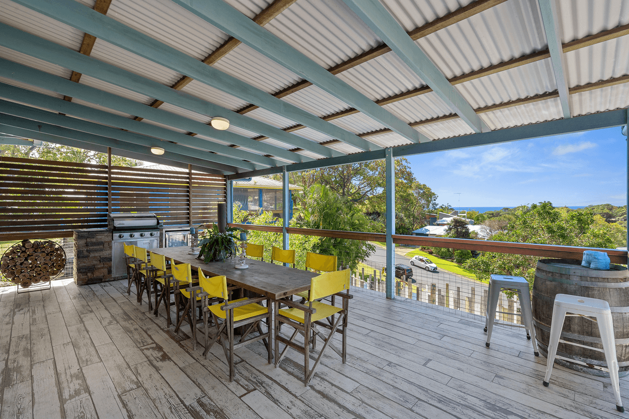 42 Cumming Parade, POINT LOOKOUT, QLD 4183