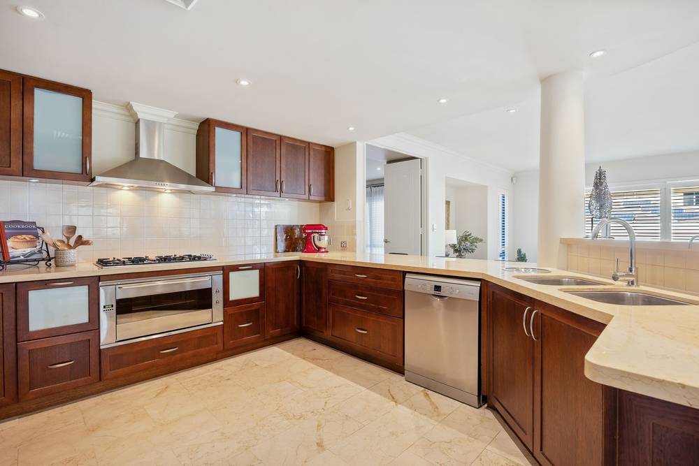 35 Van Kleef Circuit, Mount Claremont, WA 6010