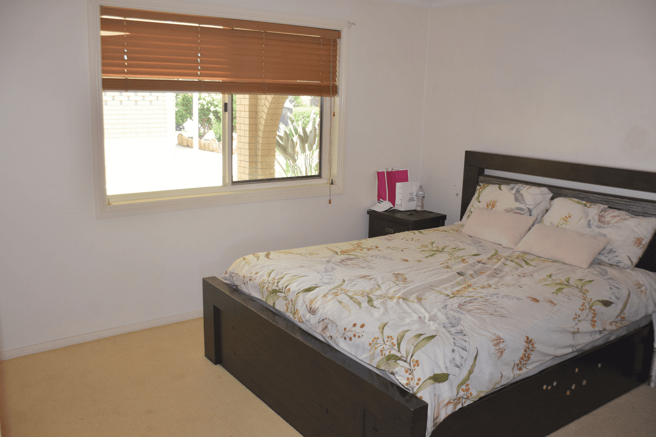 2 Acacia Crescent, MOREE, NSW 2400