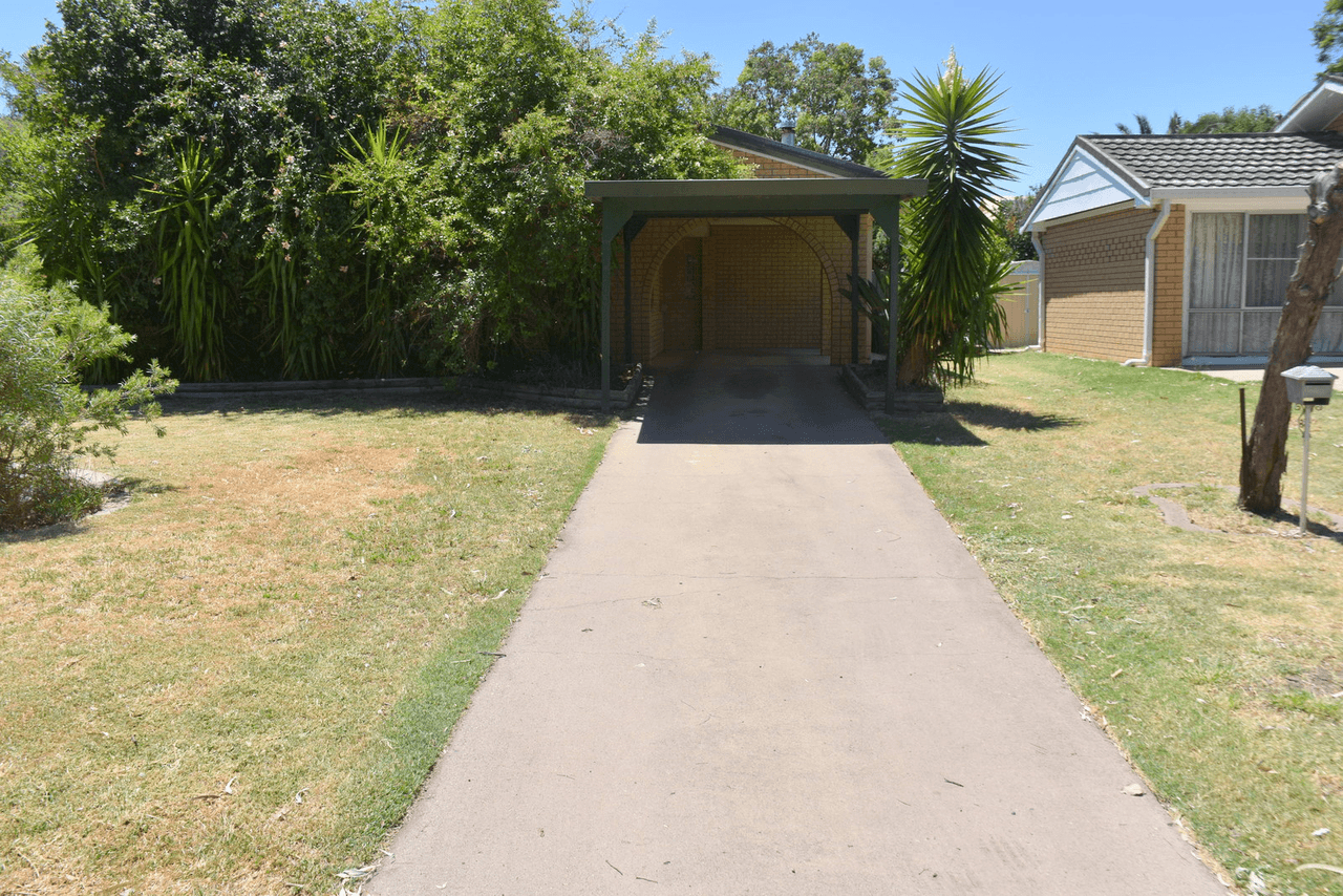 2 Acacia Crescent, MOREE, NSW 2400