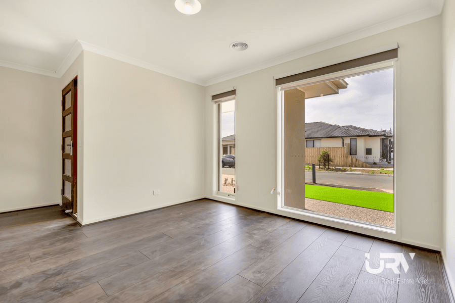 21 Luppino Street, DONNYBROOK, VIC 3064