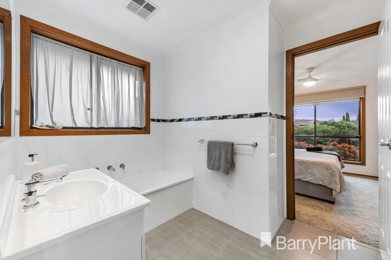 6 Ramage Court, Kings Park, VIC 3021