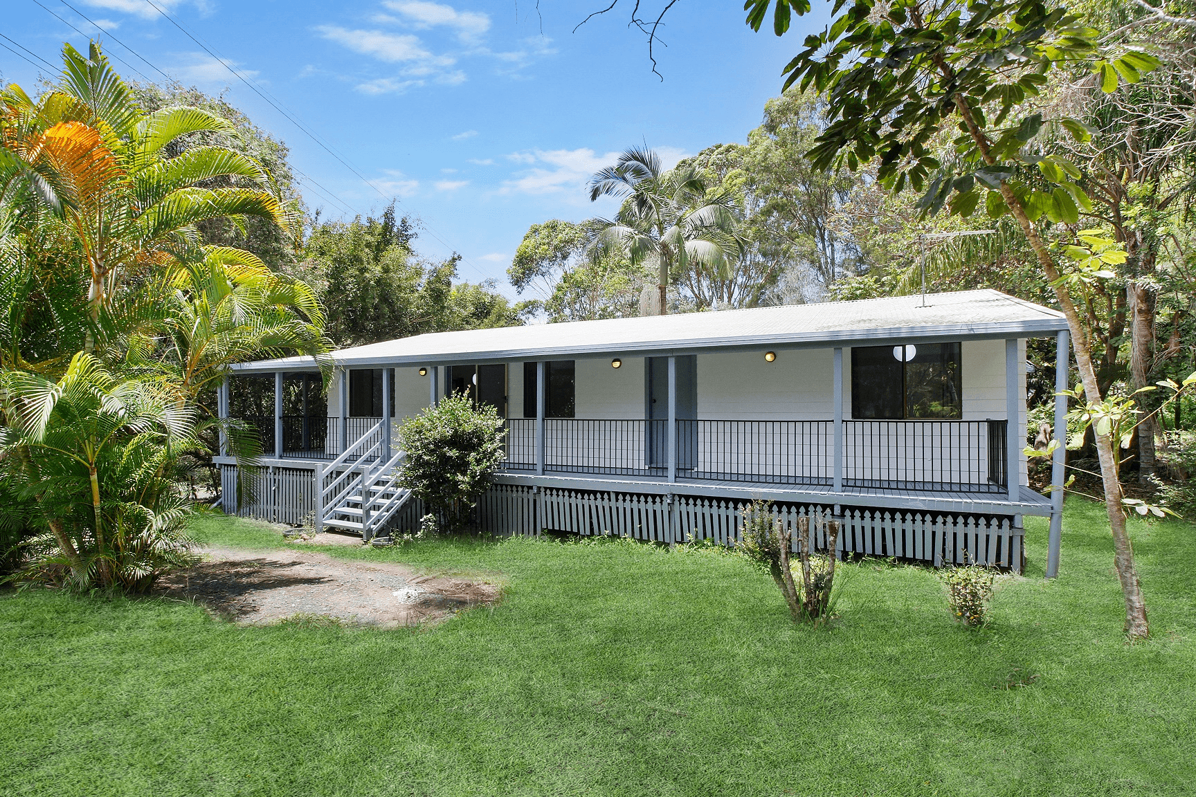 24 Inlet Avenue, RUSSELL ISLAND, QLD 4184