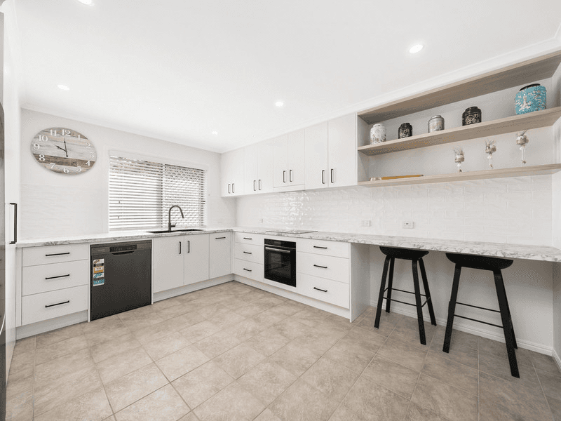 4 Thomas Street, Clontarf, QLD 4019