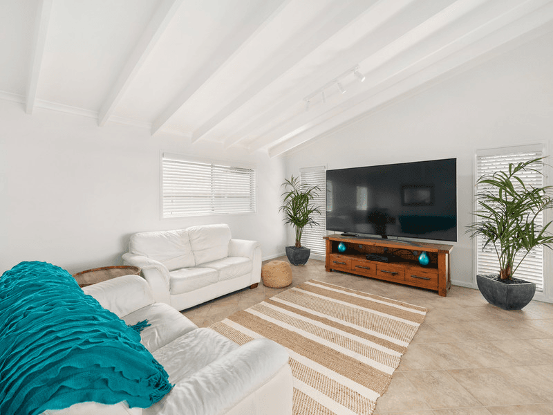 4 Thomas Street, Clontarf, QLD 4019