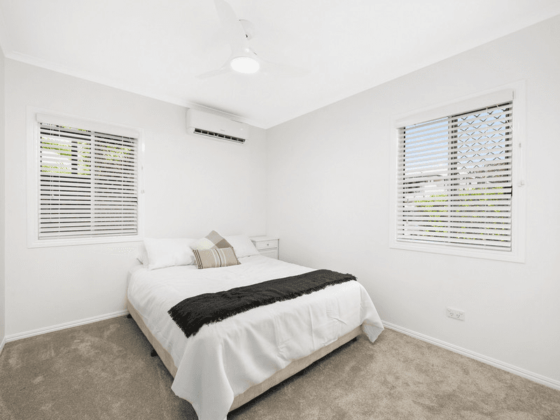 4 Thomas Street, Clontarf, QLD 4019