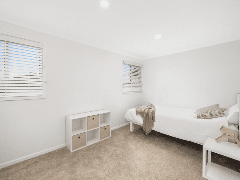 4 Thomas Street, Clontarf, QLD 4019