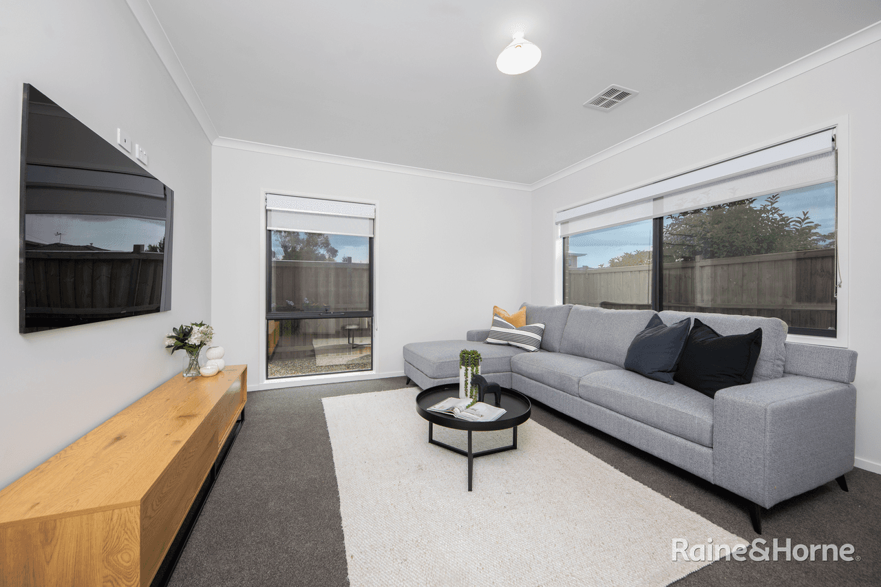 31 Fairfield Crescent, DIGGERS REST, VIC 3427