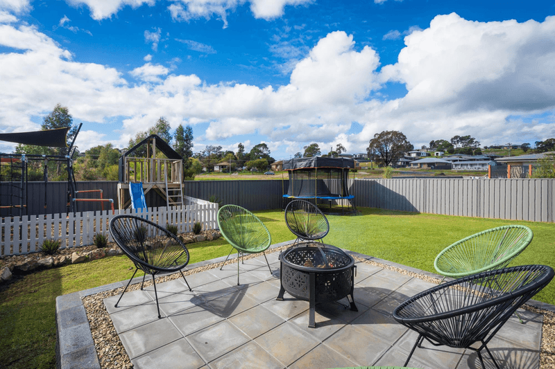 3 Wumbara Close, BEGA, NSW 2550