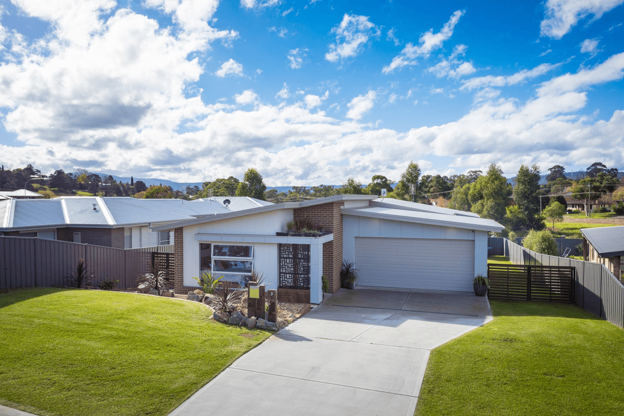 3 Wumbara Close, BEGA, NSW 2550