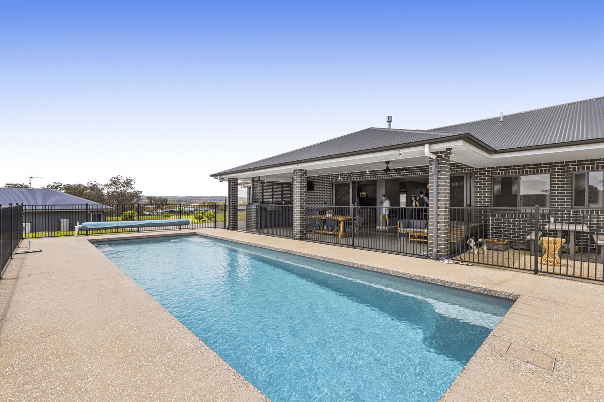 2 Drazen Place, Meringandan West, QLD 4352