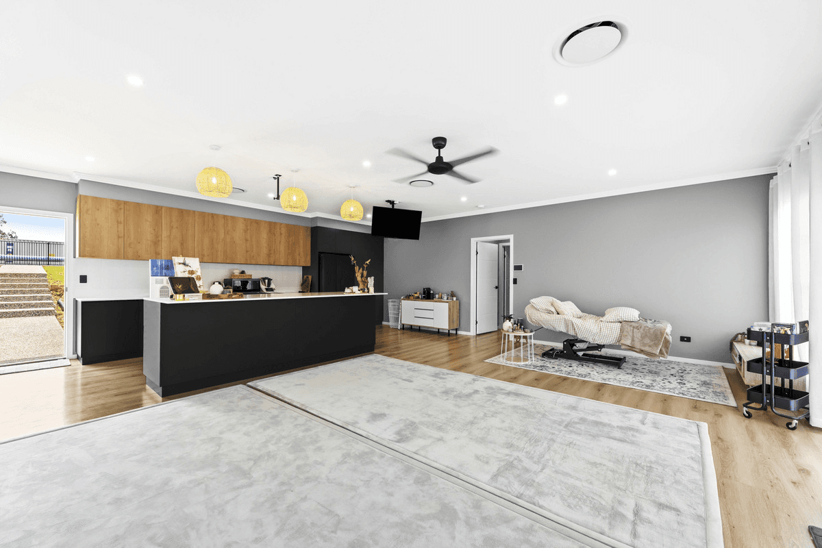 2 Drazen Place, Meringandan West, QLD 4352