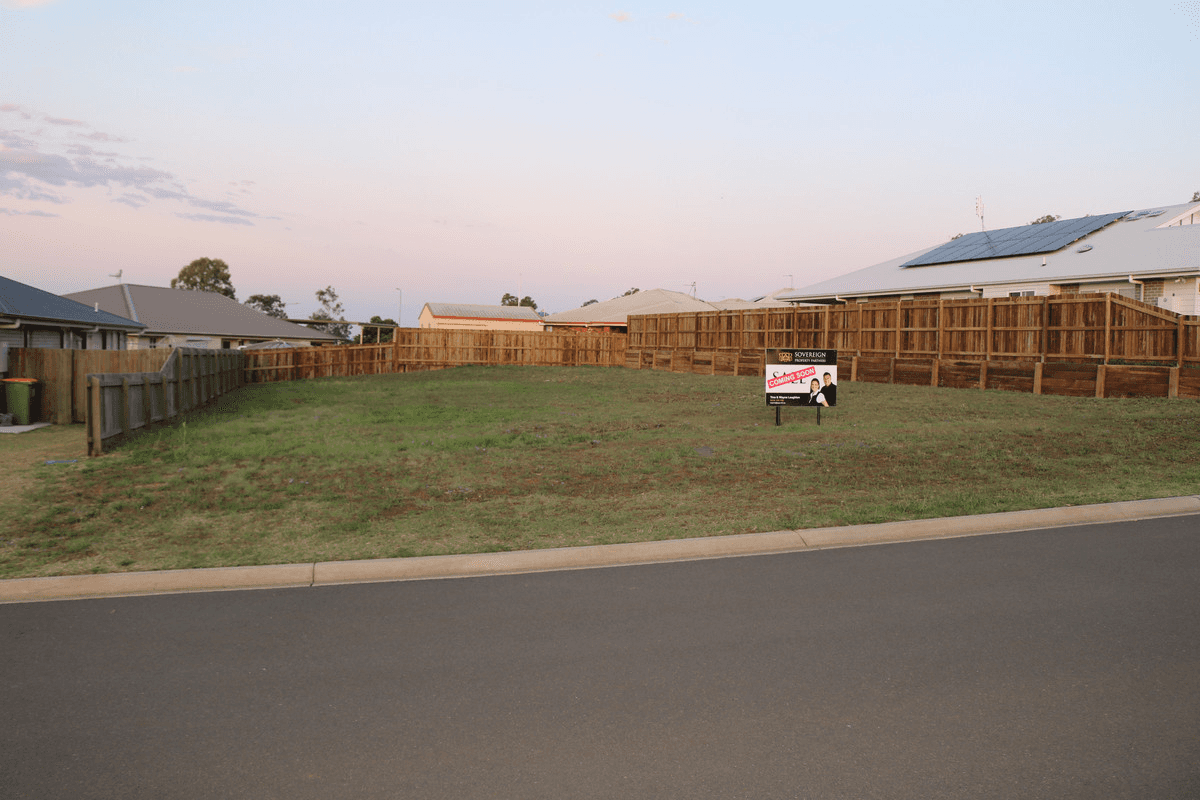 18 Leyden Drive, Oakey, QLD 4401