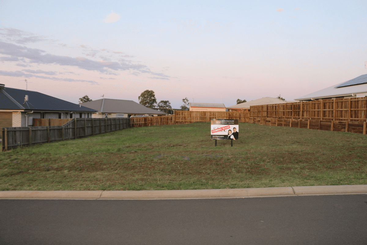 18 Leyden Drive, Oakey, QLD 4401