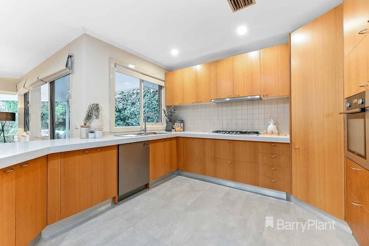 13 Sundew Court, Knoxfield, VIC 3180