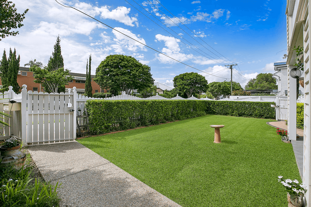 70 Winchester Street, HAMILTON, QLD 4007