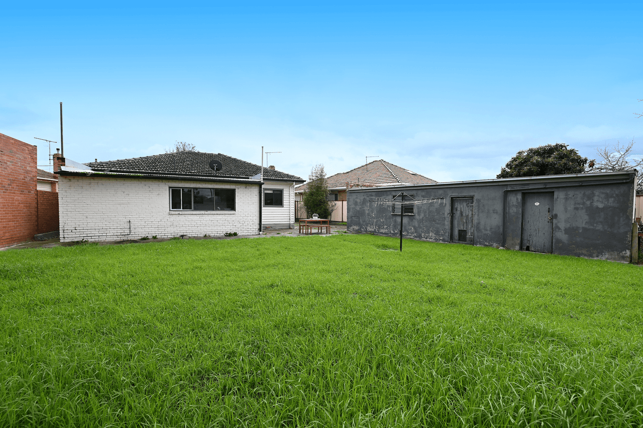 4 Ledger Avenue, FAWKNER, VIC 3060