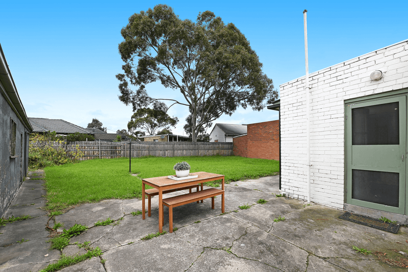 4 Ledger Avenue, FAWKNER, VIC 3060